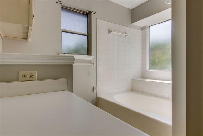 Building Photo - 6415 Jennings Dr