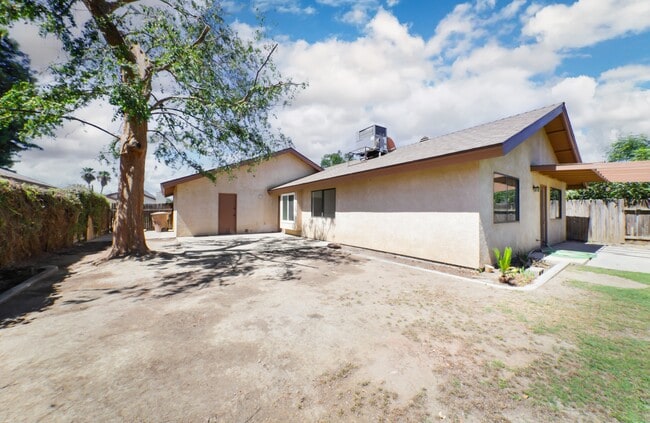Building Photo - 7416 Hachita Ct