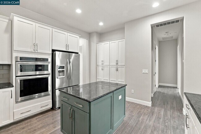 Building Photo - 63 Hazel Tree Ridge