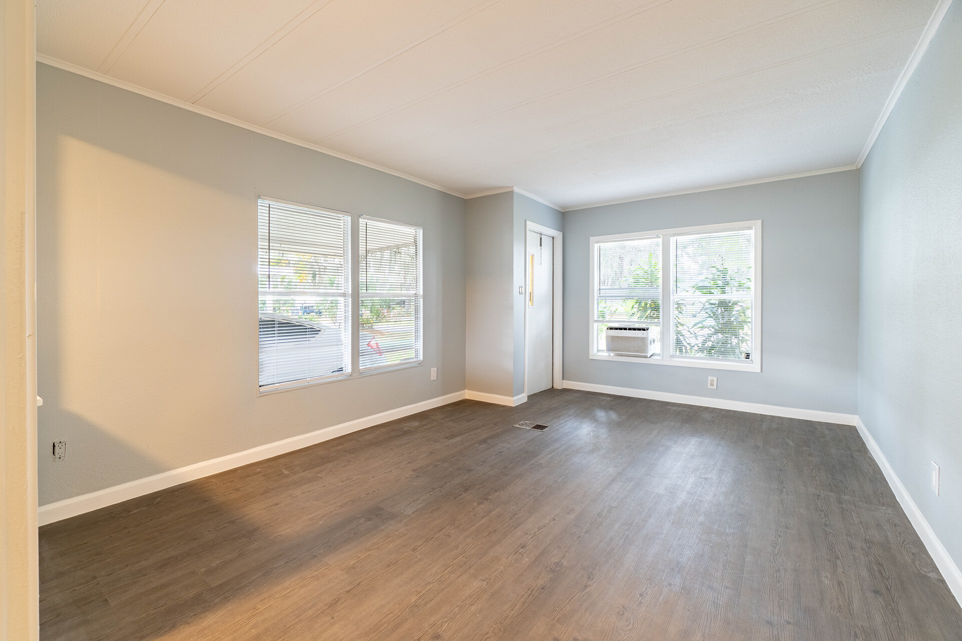 Building Photo - 5461 Columbus Cir