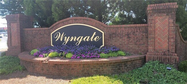 Building Photo - 264 Azalea Cir