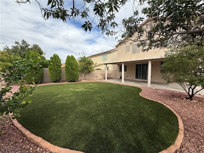 Building Photo - 5057 Shadow Valley St