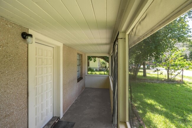 Building Photo - 347 Lena St