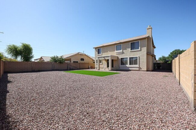 Building Photo - Beautiful 4 Bed 2000+ SFT property in Wind...