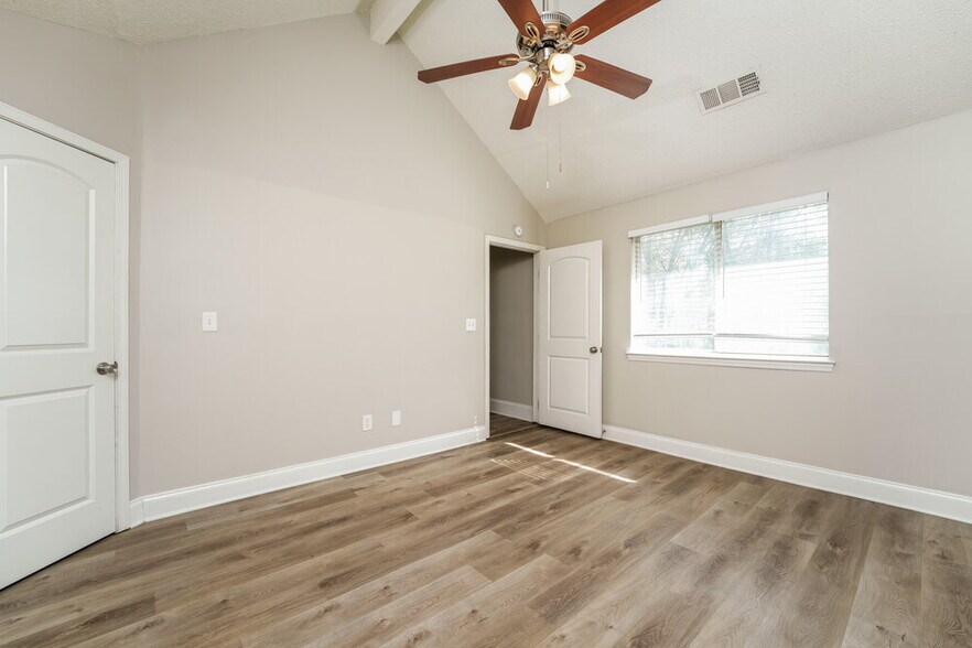 Building Photo - 1959 Corners Cir