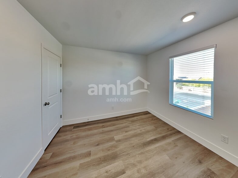 Building Photo - 11140 Magallanes St