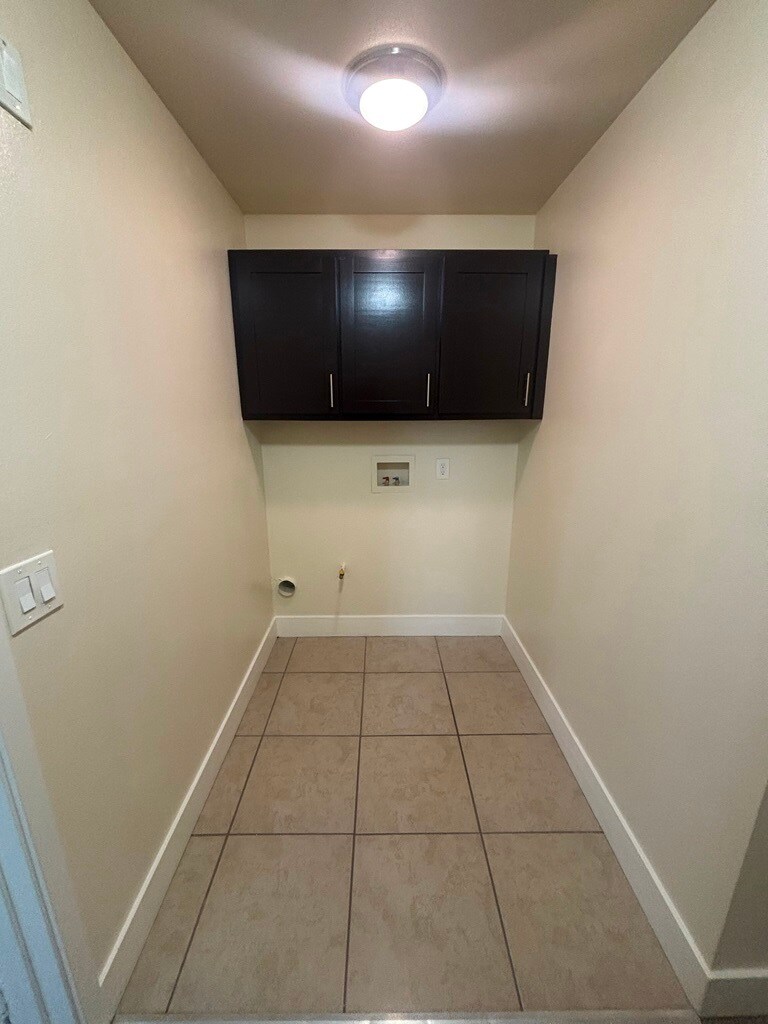 Building Photo - 232 W 91st St