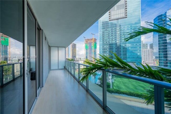 Building Photo - 1300 Brickell Bay Dr