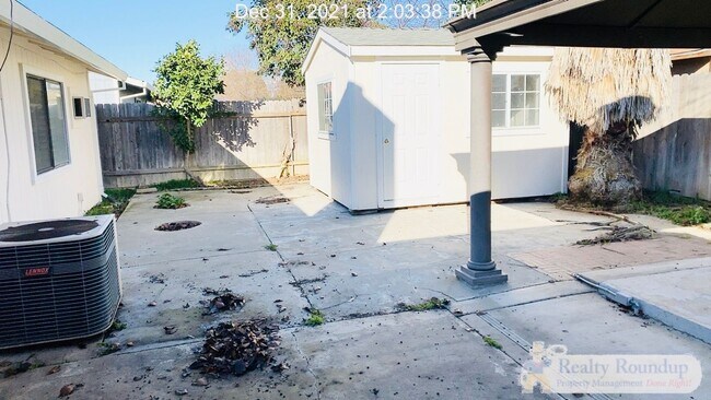 Building Photo - 8755 Pacific Hills Way