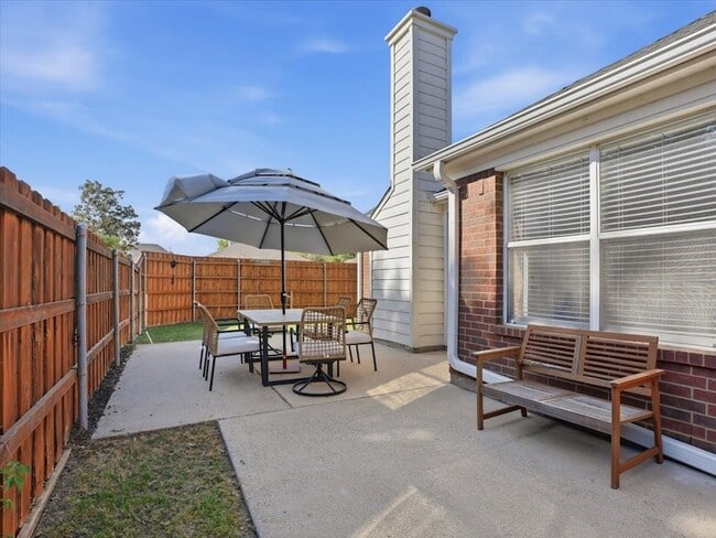 Building Photo - 1316 Pelham Ln