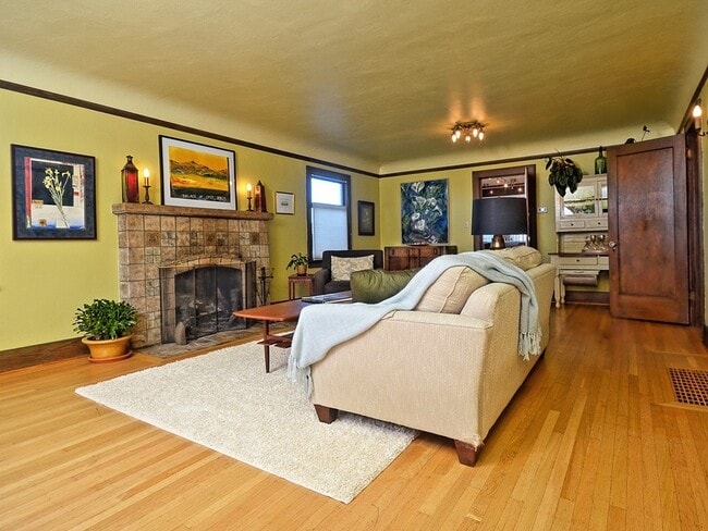 Building Photo - Seattle Home - Phinney Ridge