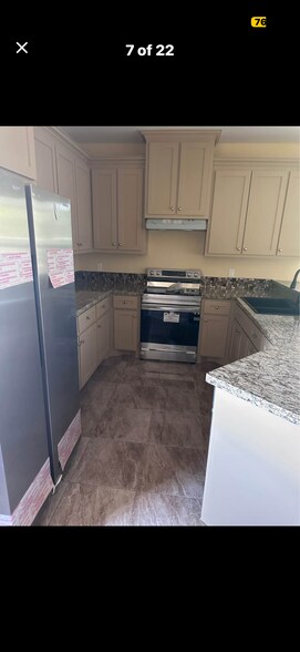 Building Photo - 530 Ebony