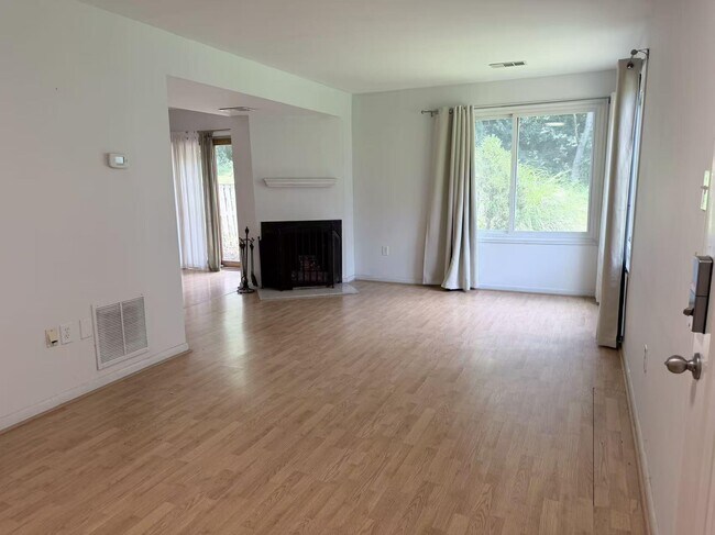 Building Photo - 18711 Paprika Ct