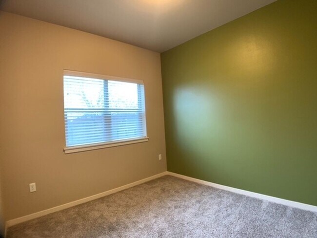 Building Photo - 45 Central Unit - 2 Bedrooms, 2 baths, 988 Sq. Ft.