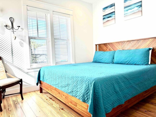 Building Photo - 87 Barracuda St