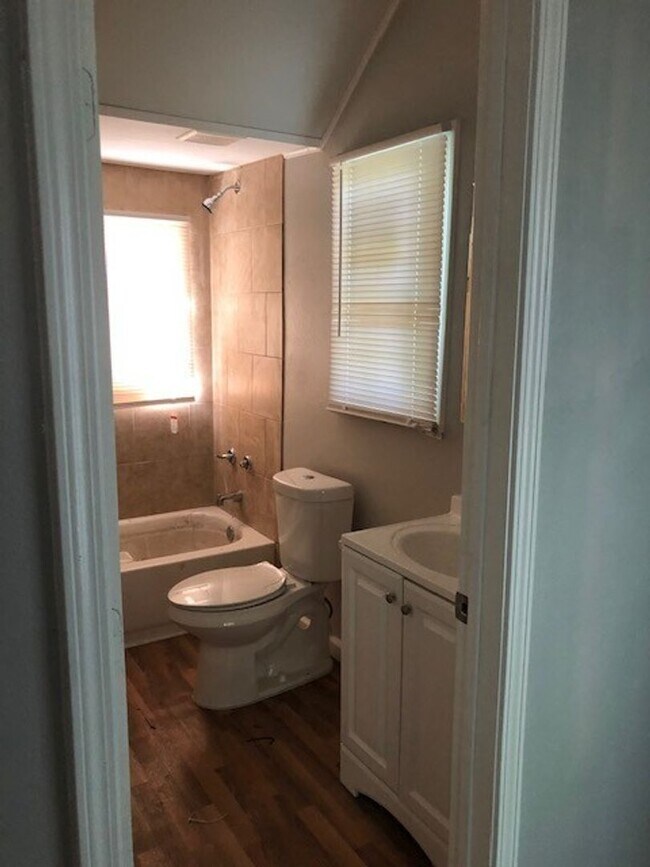 Building Photo - 1545 Avenue B