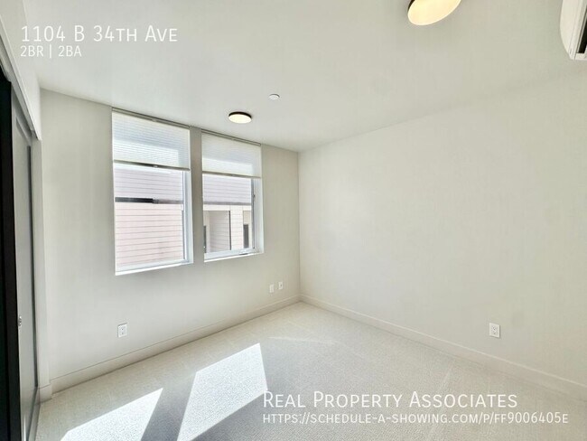 Building Photo - 1104 B 34th Ave