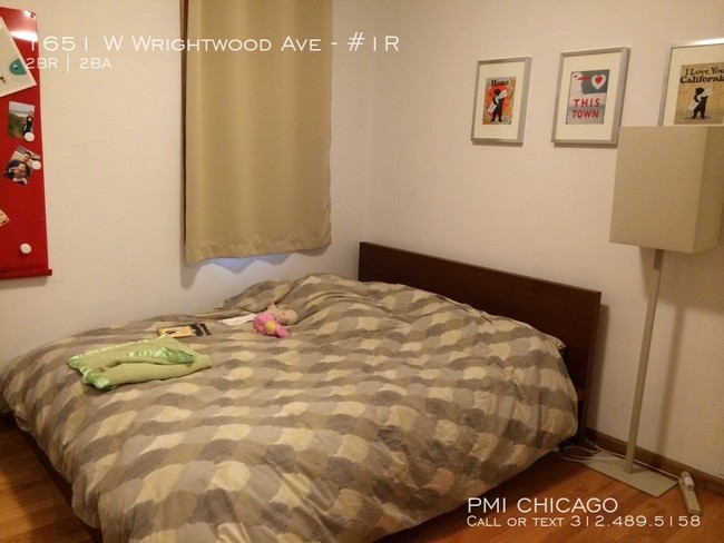 Building Photo - GORGEOUS Lincoln park apt - 2full ba,2car,...