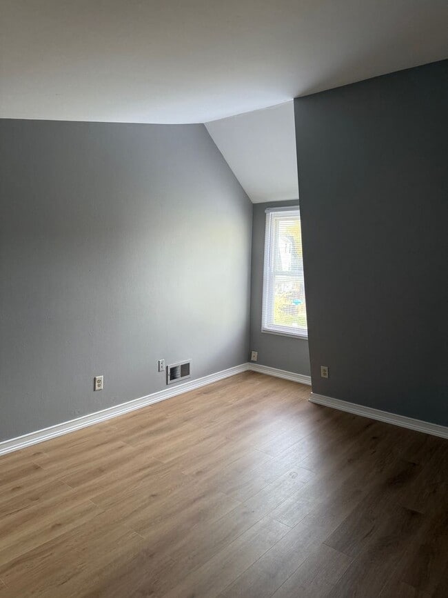 Building Photo - 3 Bed/1.5 Bath Condo for Rent!!