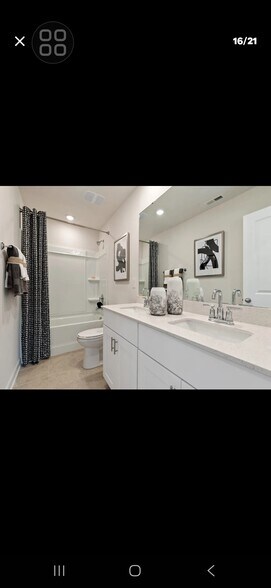 Building Photo - 1002 Harry Ct