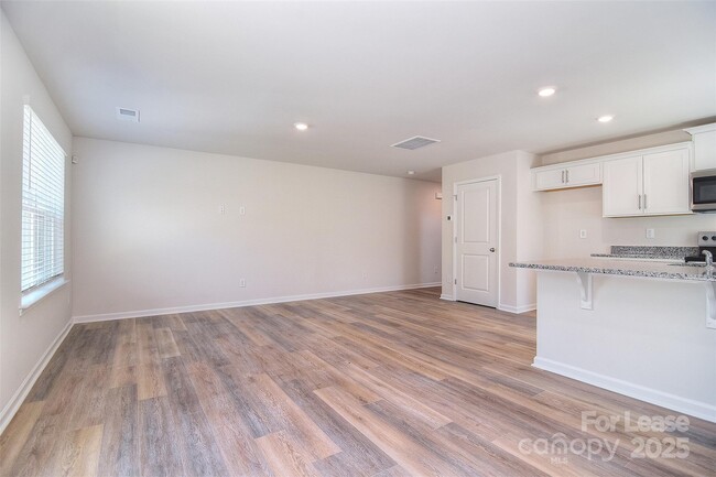 Building Photo - 5155 Hyrule Dr