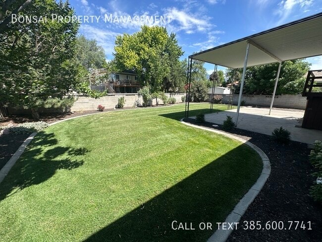 Building Photo - 8625 S Spartan Dr