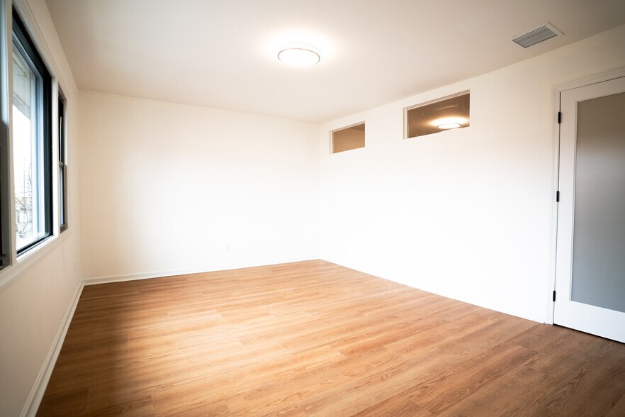 Building Photo - 27 Alan Ter