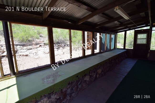 Building Photo - West Tucson Hillside 2 Bed 2 Bath SFR with...