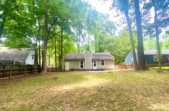 Building Photo - Mint Hill ranch - 3 bed, 2 bath with large...