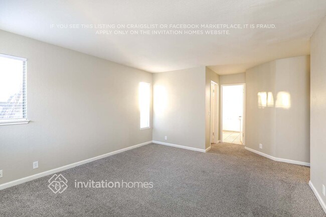 Building Photo - 529 Oakborough Ave