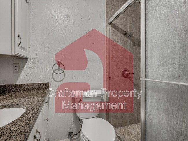 Building Photo - 224 W 5th St