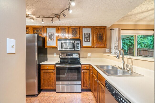 Building Photo - 2376 Wadsworth Dr