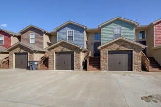 Building Photo - 1722-B Thistlewood