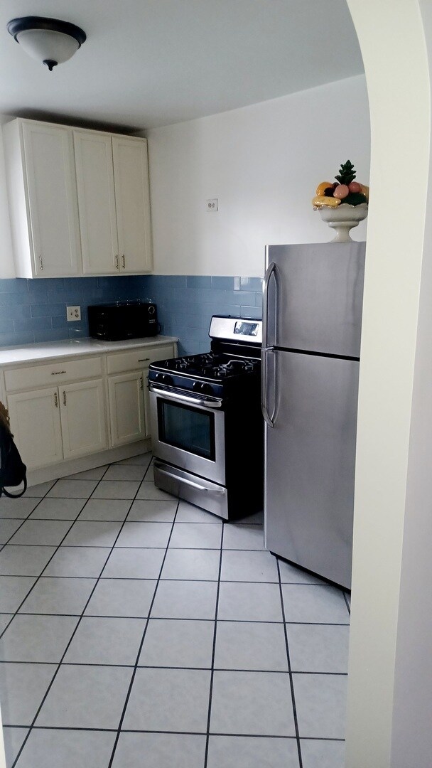 Building Photo - 5132 W 21st St