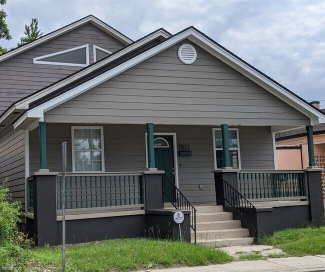 Primary Photo - 3 br, 2 bath House - 1021 West Victory Drive