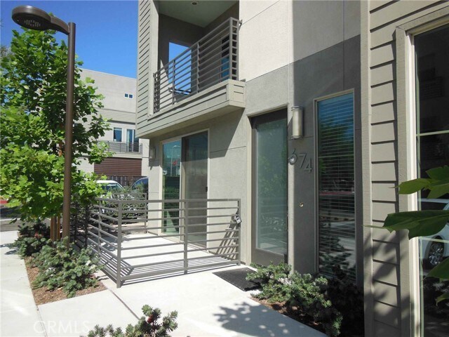 Building Photo - 674 Chandler Walk