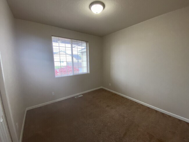 Building Photo - 1102 Breckenridge Dr