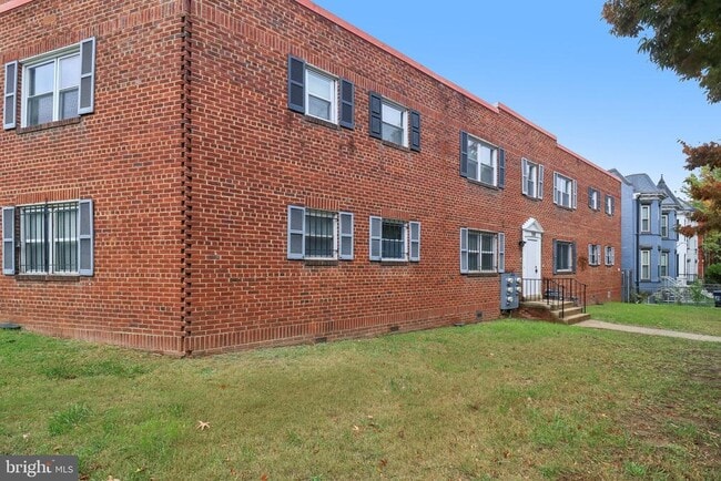 Building Photo - 500 Tennessee Ave NE