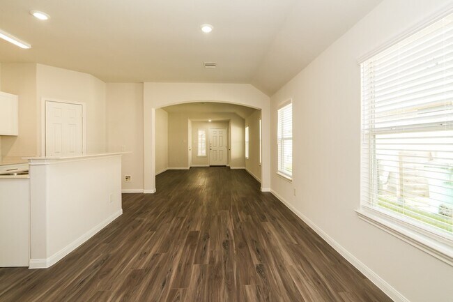 Building Photo - 5566 Latta Plantation Dr