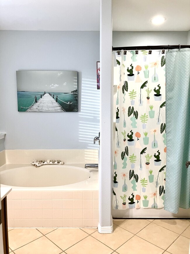 Building Photo - 2 S Bay Hill Dr