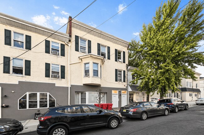 Building Photo - 3922 Terrace Street