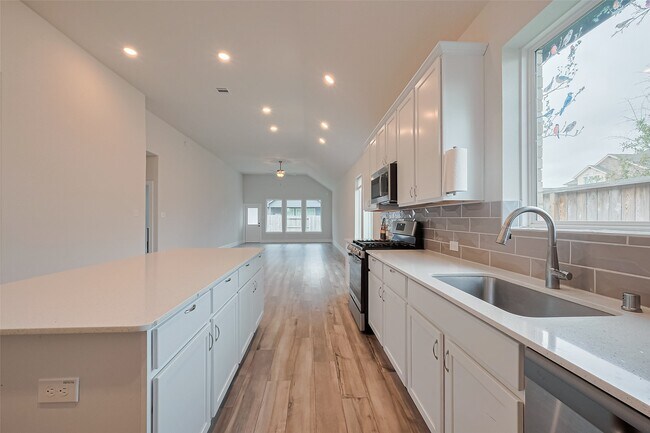 Building Photo - 200 Catalina Cove Dr