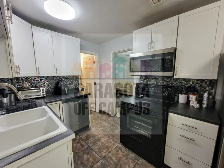 Building Photo - 1268 21st St