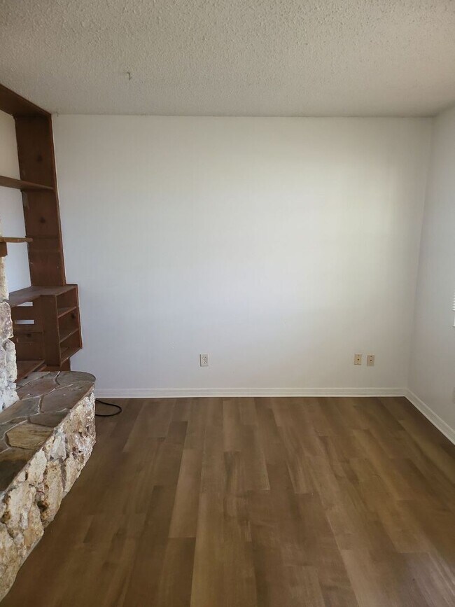 Building Photo - 4741 Pilgrims Way