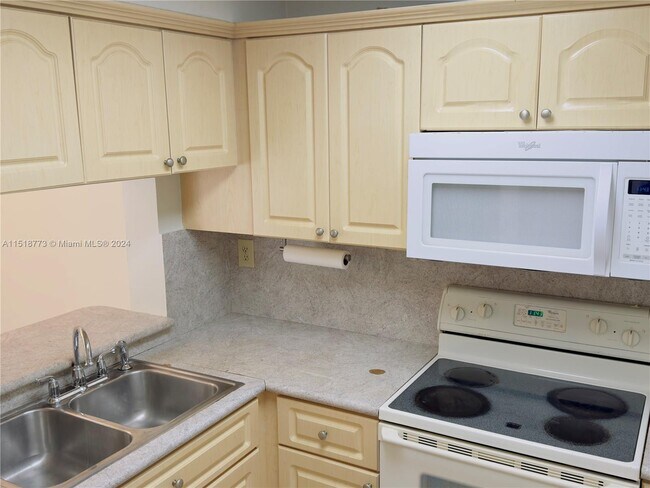 Building Photo - 11780 SW 18th St