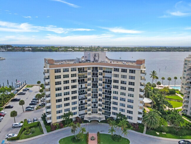 Building Photo - 2800 N Flagler Dr
