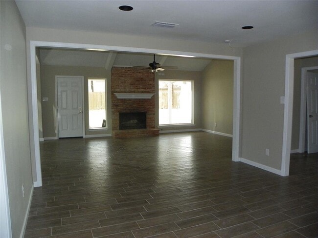 Building Photo - 18027 Bambriar Dr