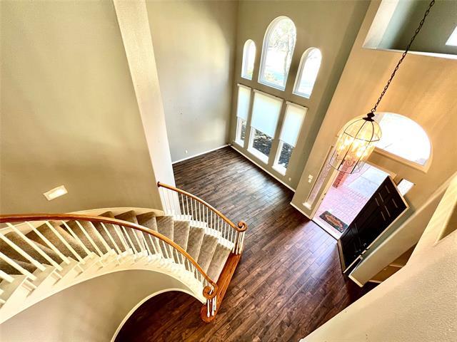 Building Photo - 615 Fallbrook Dr