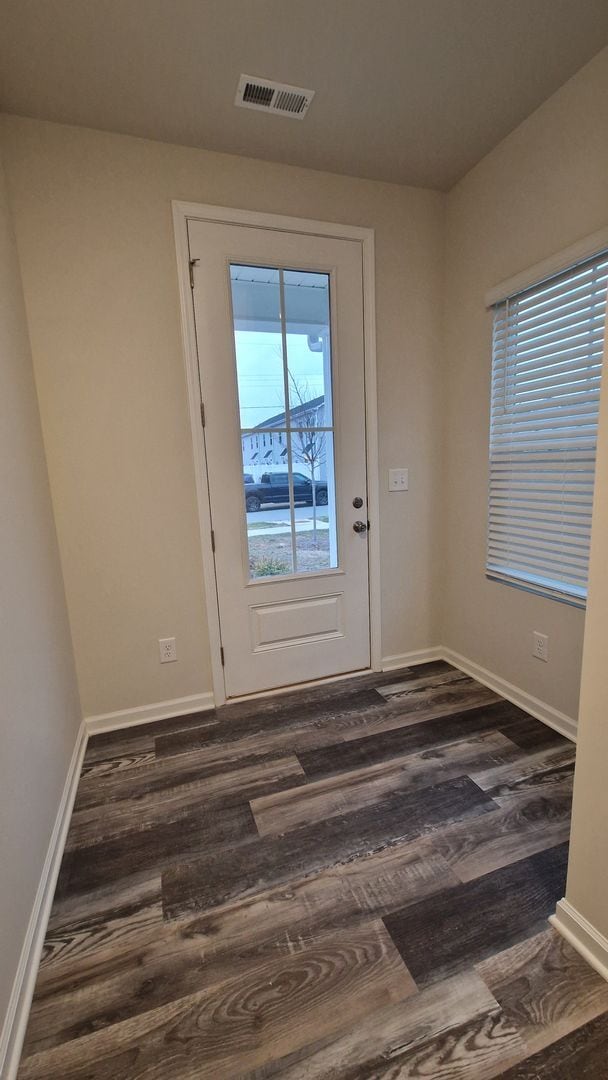 Building Photo - 3BR w/ 1-Car Garage + Central AC in Mooresville