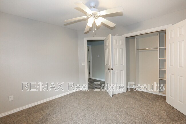 Building Photo - 3711 SW Hansom Loop